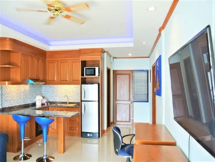 Паттайя: Top Floor Apartment Baan Suan Lalana