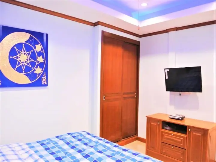 Паттайя: Top Floor Apartment Baan Suan Lalana