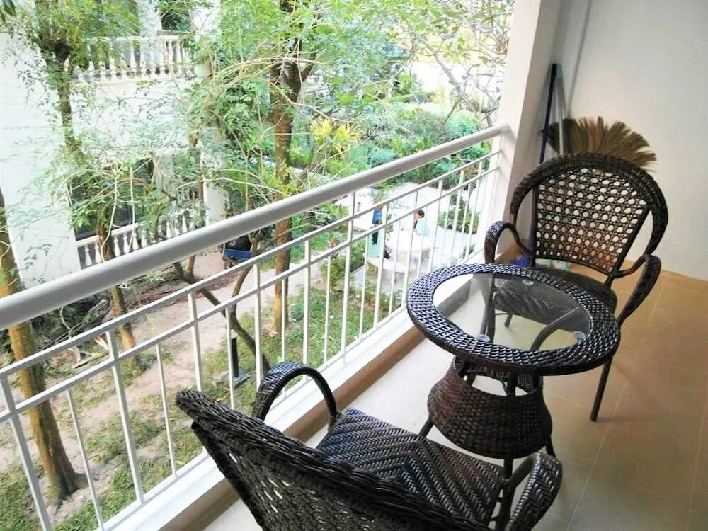 Паттайя: Baan Suan Lalana Td Large Modern Studio With Garden View Pattaya