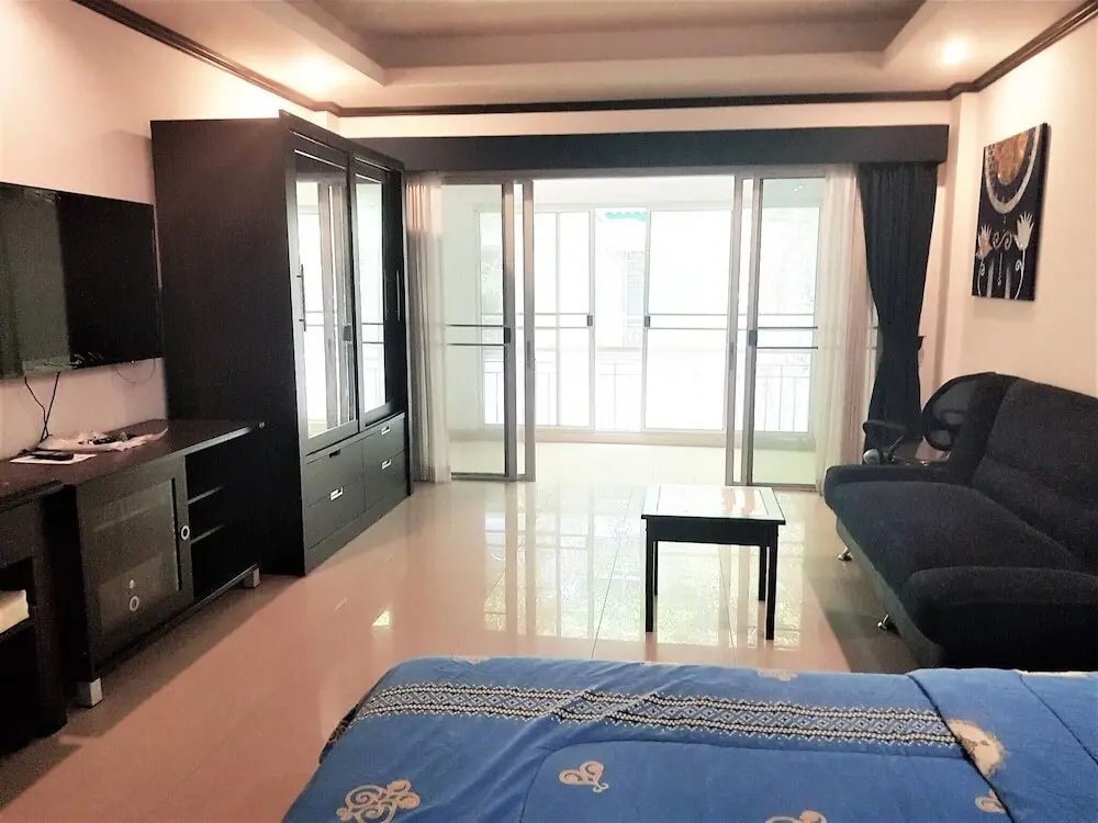 Паттайя: Baan Suan Lalana Td Large Modern Studio With Garden View Pattaya