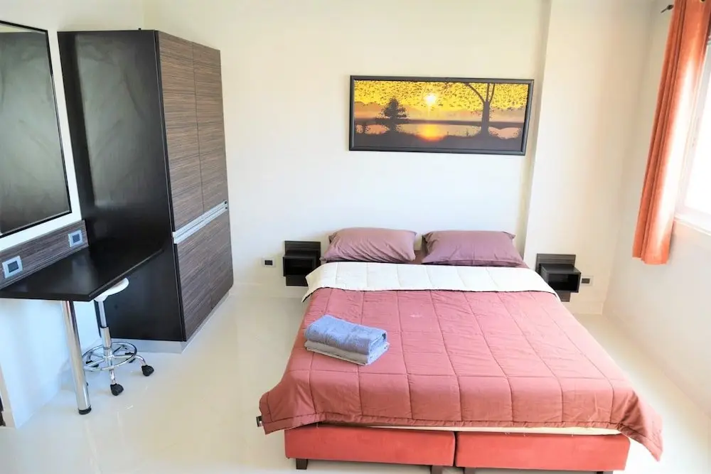 Паттайя: Park Lane studio apartment with swimming pool view Pattaya