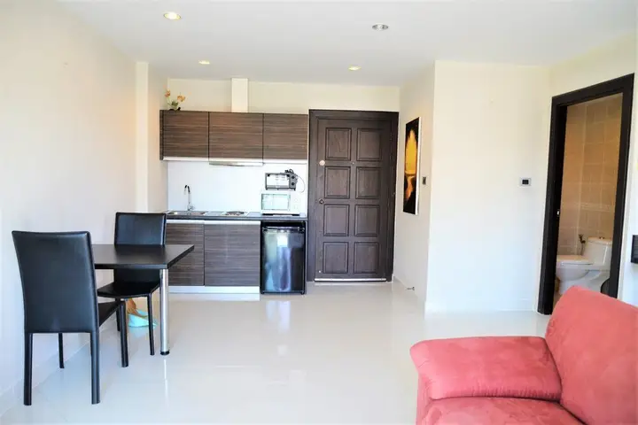 Паттайя: Park Lane studio apartment with swimming pool view Pattaya