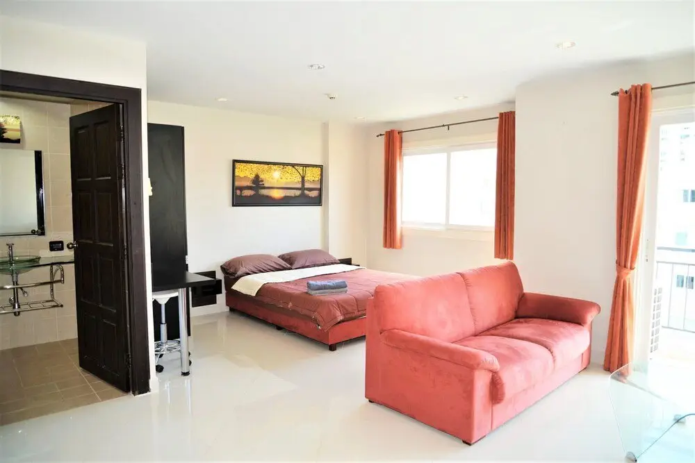 Паттайя: Park Lane studio apartment with swimming pool view Pattaya