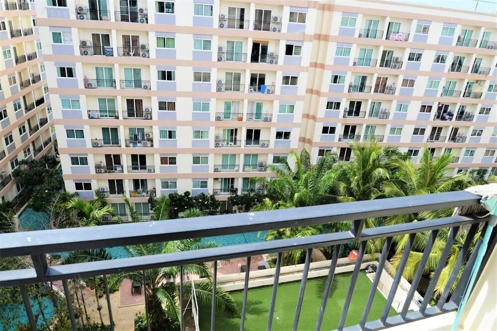 Паттайя: Park Lane studio apartment with swimming pool view Pattaya