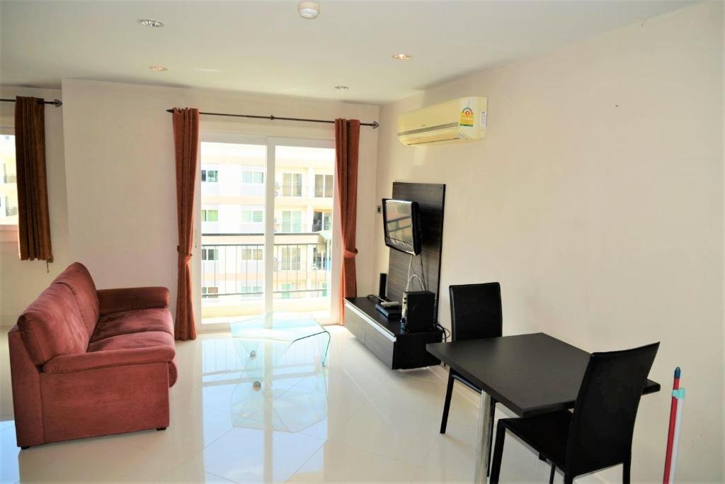 Паттайя: Park Lane studio apartment with swimming pool view Pattaya
