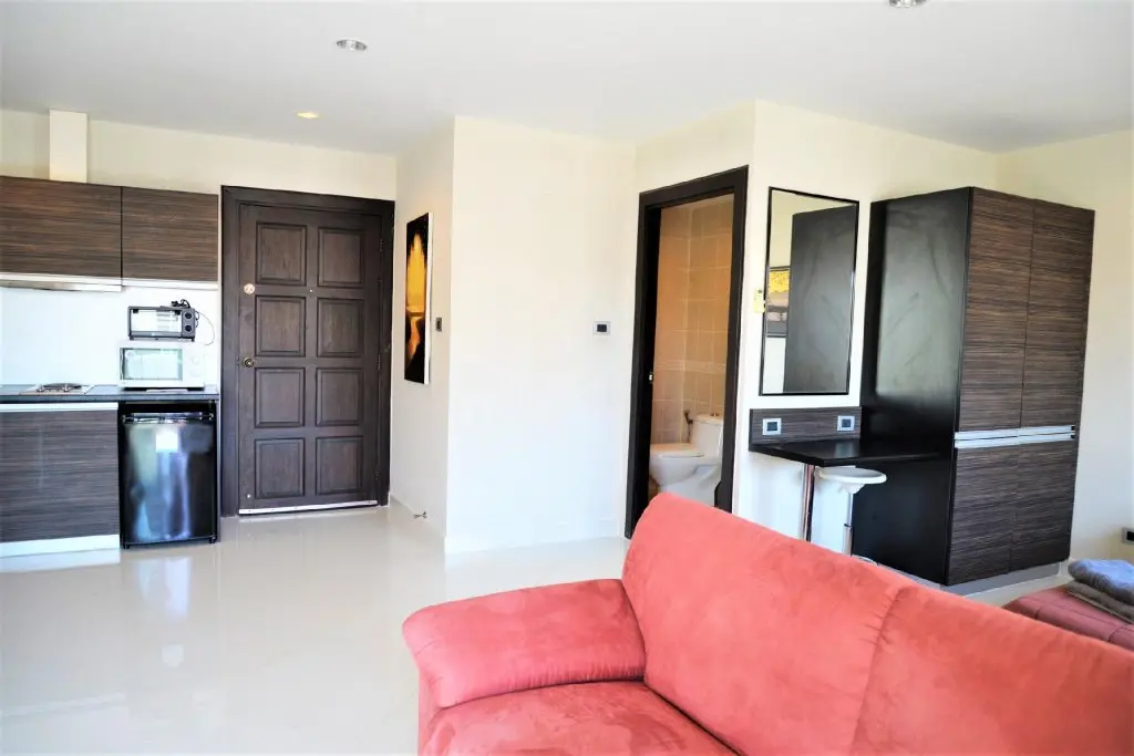 Паттайя: Park Lane studio apartment with swimming pool view Pattaya