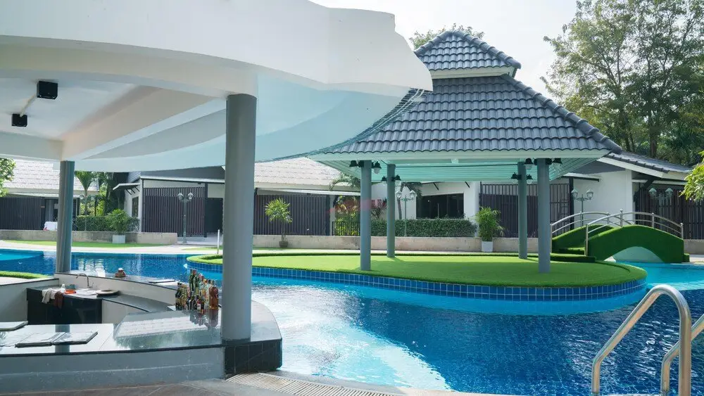 Паттайя: Beachfront Hotel, a high level of experience!