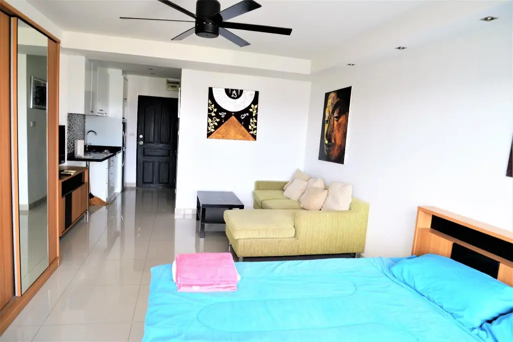Паттайя: Pattaya Plaza Condotel Large Studio Apartment Sukhumvit