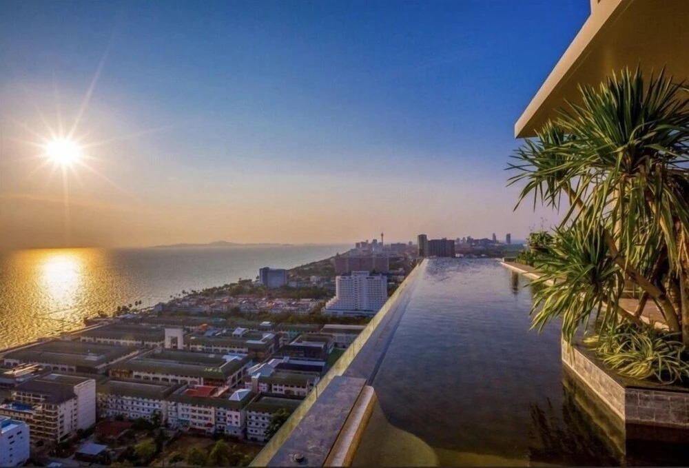Паттайя: The Riviera Jomtien with View