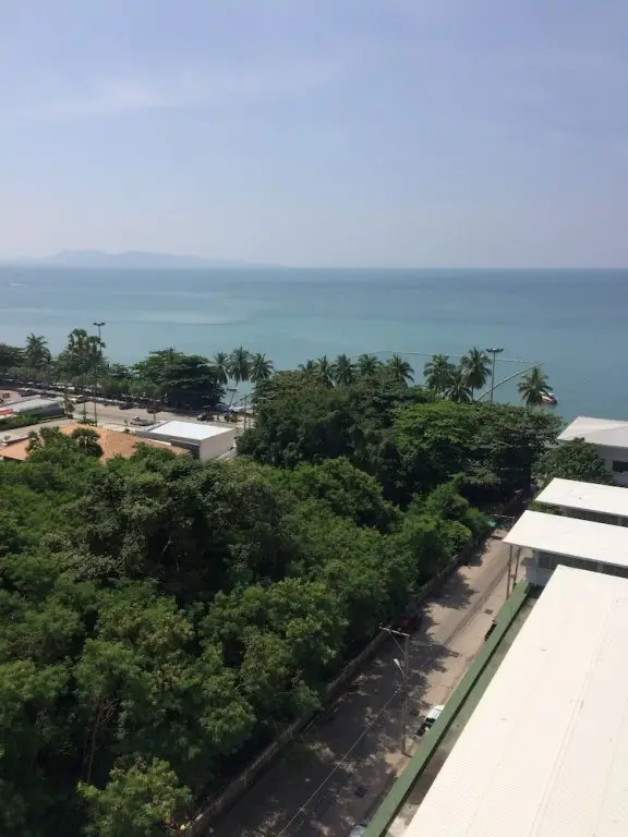 Паттайя: Lumpini Seaview Jomtien by Robbin