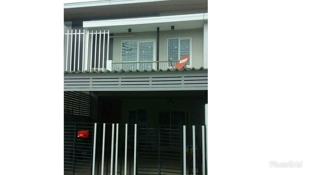 Чиангмай: 2 Storey Townhome for Daily, Weekly or Monthly Rental