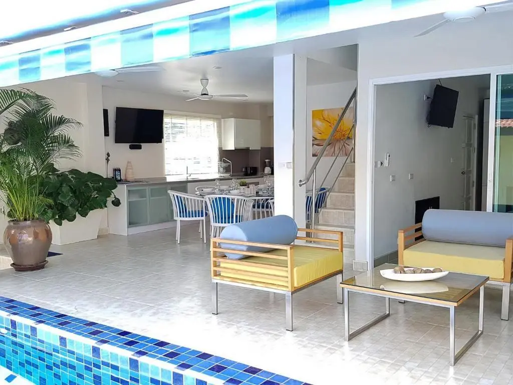 Самуи: Beachside 3-bedroom Townhouse w/ Private Pool at 70 Meters From Beach