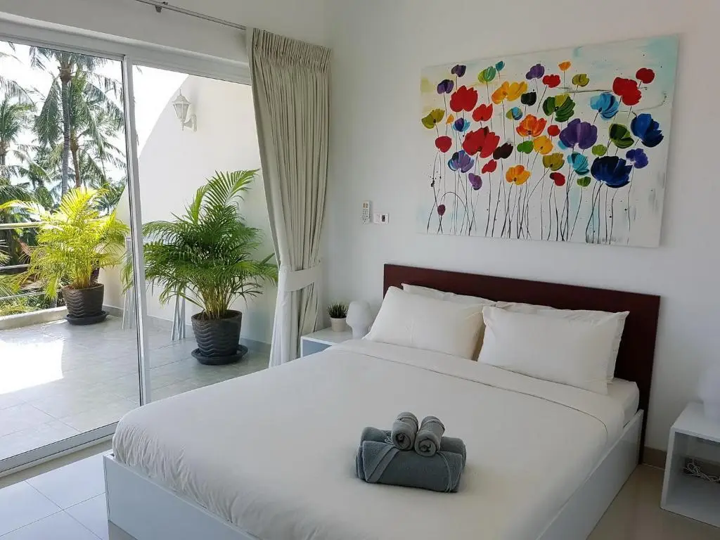 Самуи: Beachside 3-bedroom Townhouse w/ Private Pool at 70 Meters From Beach