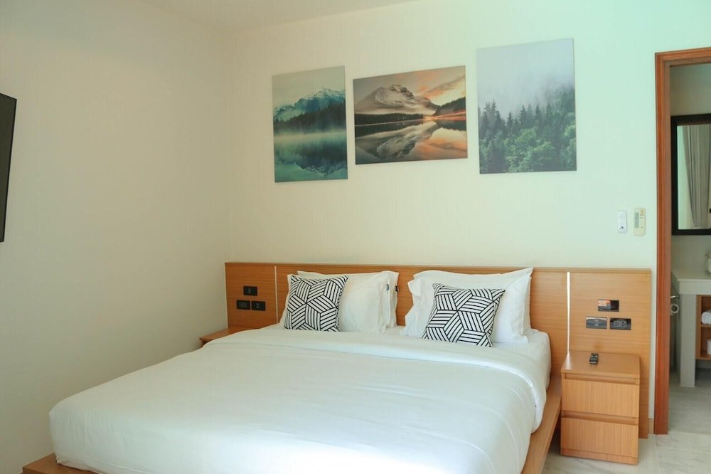 Тхаланг: Attractive 4-Bedroom Pool Villa in Cherngtalay