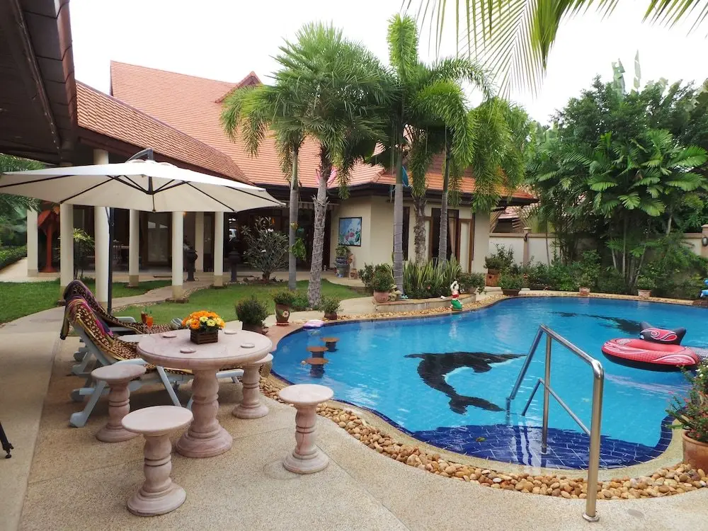 Бангламунг: Relaxing Palm Pool Villa, Tropical Illuminated Garden Private Swimming Pool
