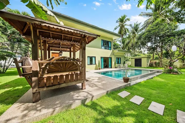 Самуи: Superb Family Hide-away Four Bedroom Garden Villa With Family Pool