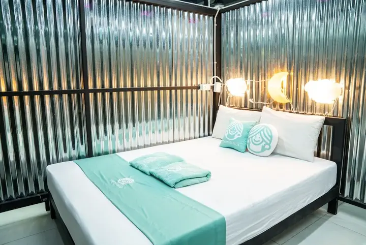 Бангкок: Coziness is near the city - Budget friendly hostel !