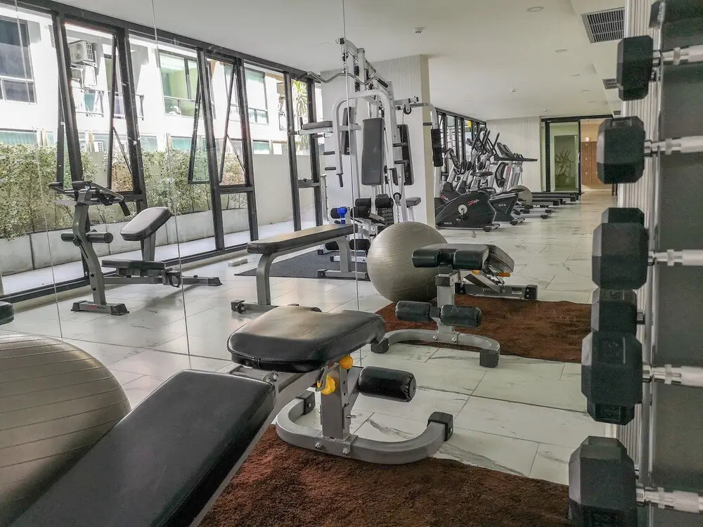 Бангкок: New Condo W Pool And Gym Near Fashion Island Mall