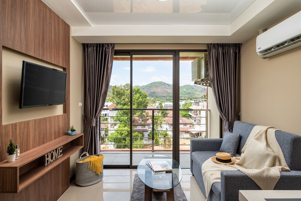Муанг: Naiharn Pearl Condo Hotel by Villacarte