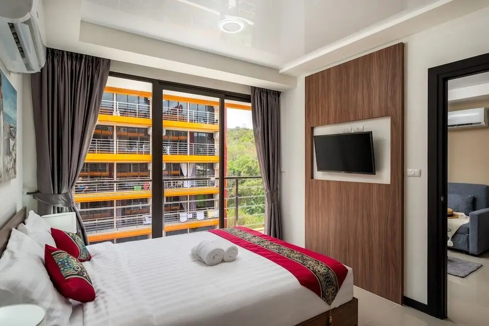 Муанг: Naiharn Pearl Condo Hotel by Villacarte