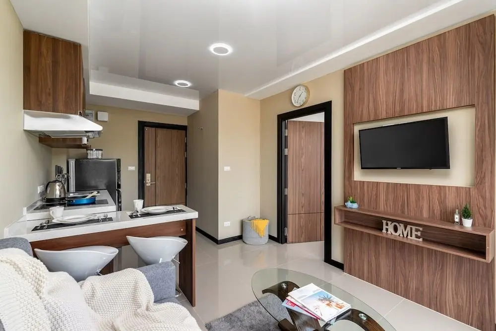 Муанг: Naiharn Pearl Condo Hotel by Villacarte