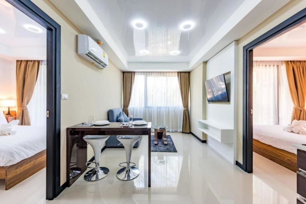 Тхаланг: Mai Khao Beach Condotel by Villacarte