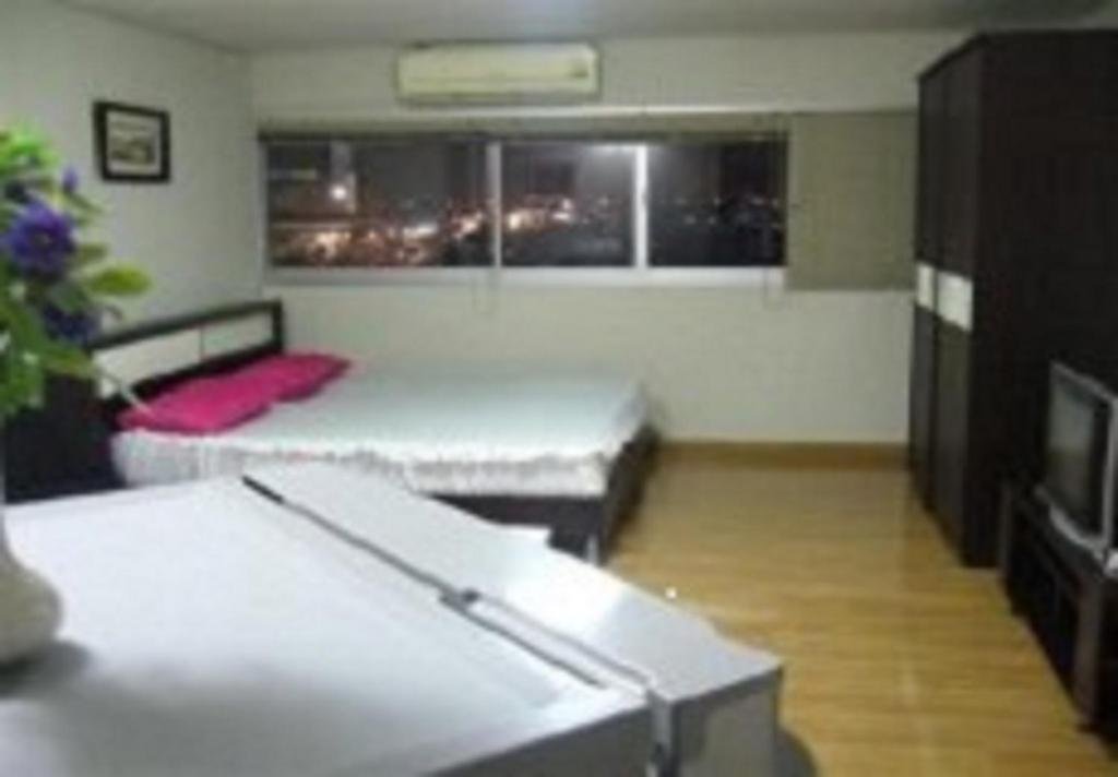 Паккрет: Room in Guest Room - Impact Don Mueang Bangkok Guest House