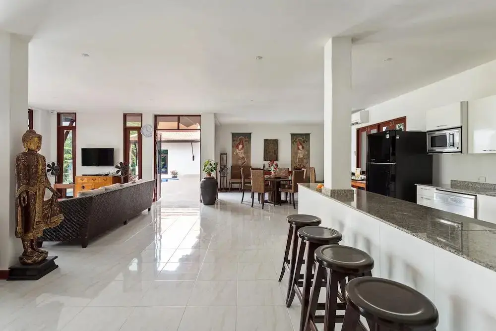 Кату: PraNang 5 Bedroom in Patong