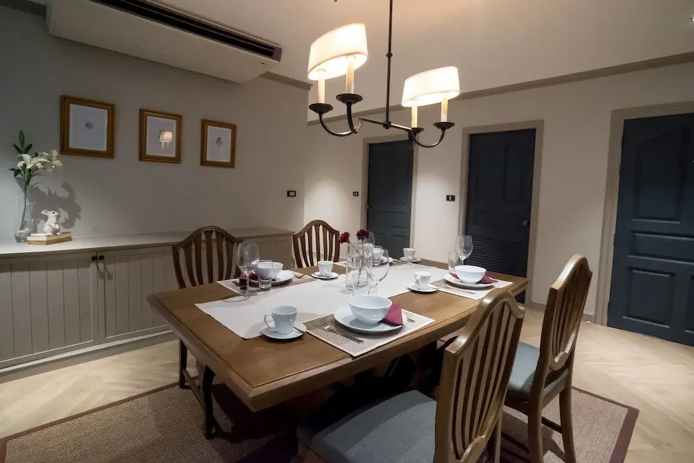 Бангкок: Big Apt, Hidden Gem, Fully Equipped 2 big Br, 2 Ba, Spacious Living in Dt