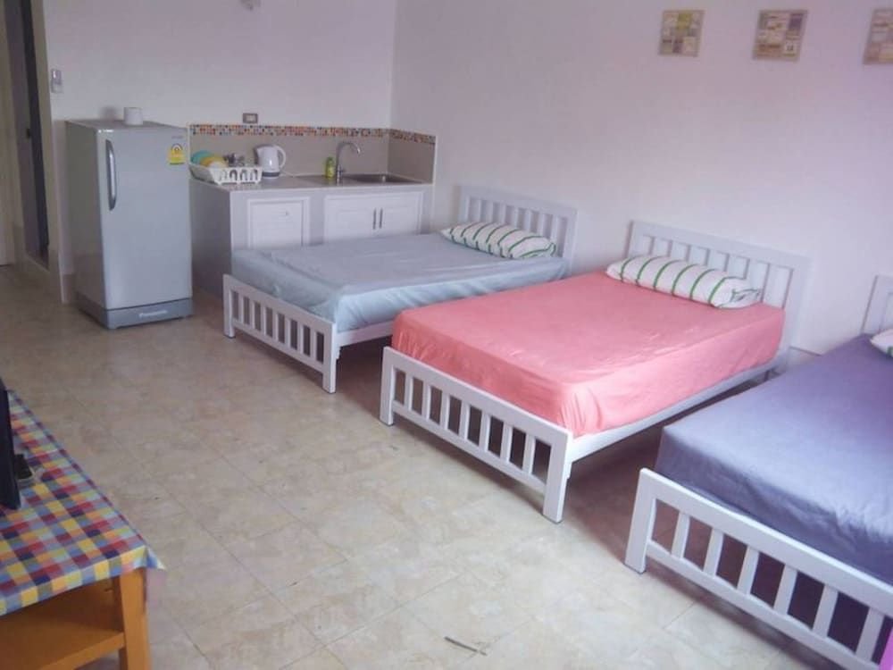 Паккрет: Room in Condo - Impact Thunder Dome Service Taxi