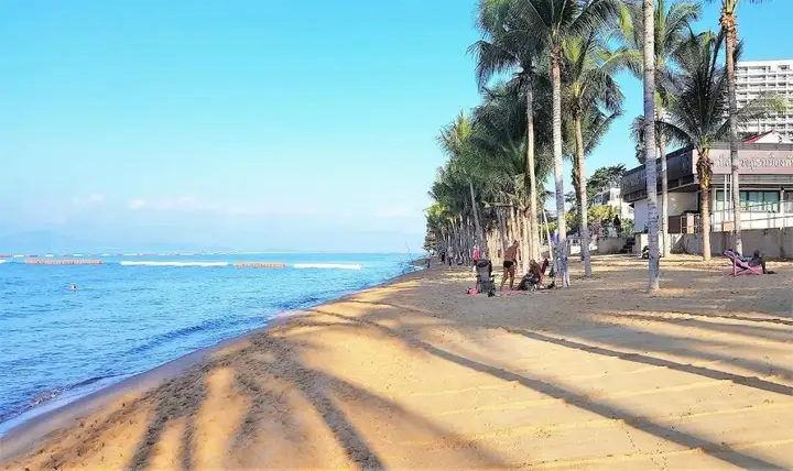 Паттайя: 12th Floor Studio Apartment at Jomtien Beach Condominium