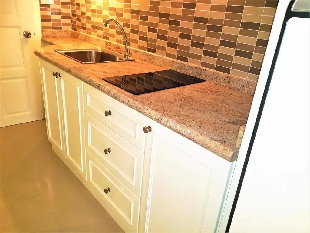 Паттайя: 12th Floor Studio Apartment at Jomtien Beach Condominium