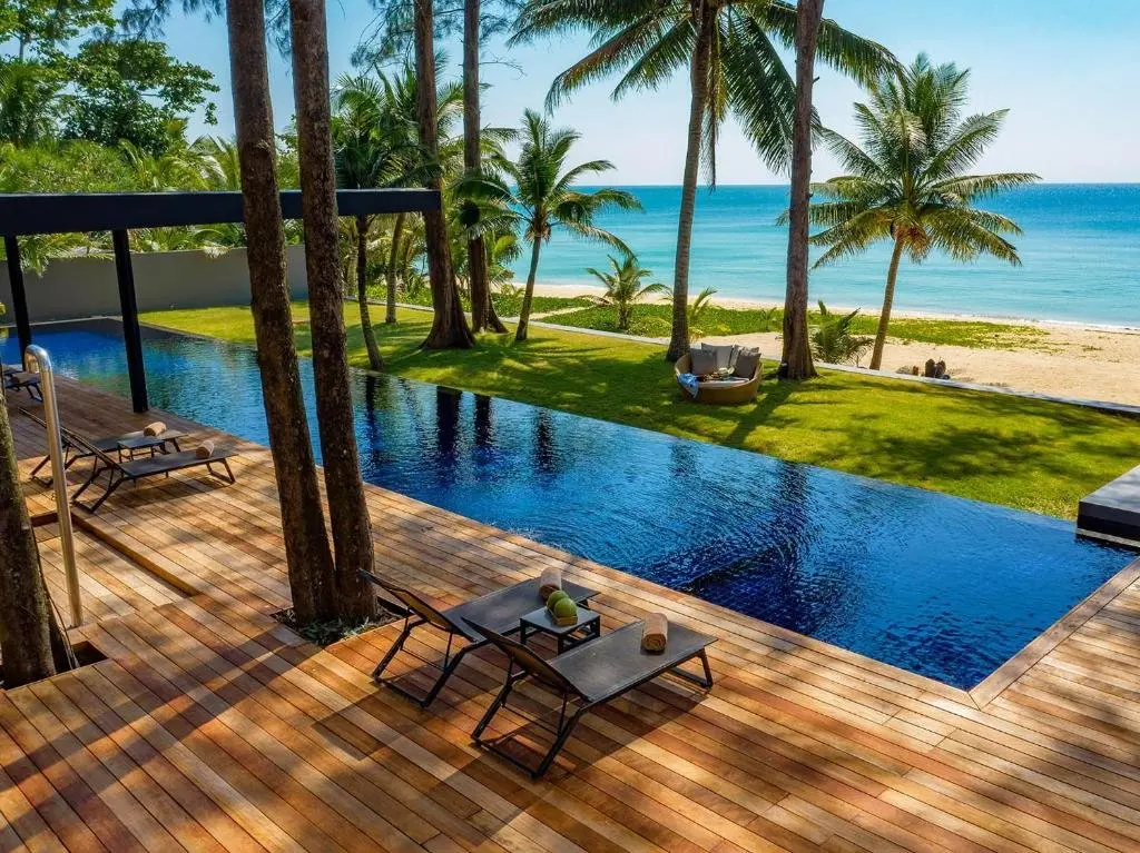 Такуа-Тунг: Grand Villa Noi