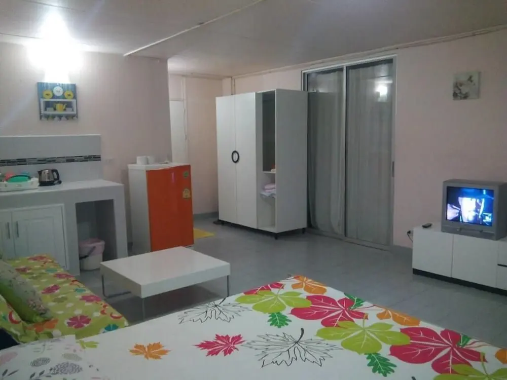 Паккрет: Room in Studio - T8 Guest House Don Mueang Challenger Triple Room