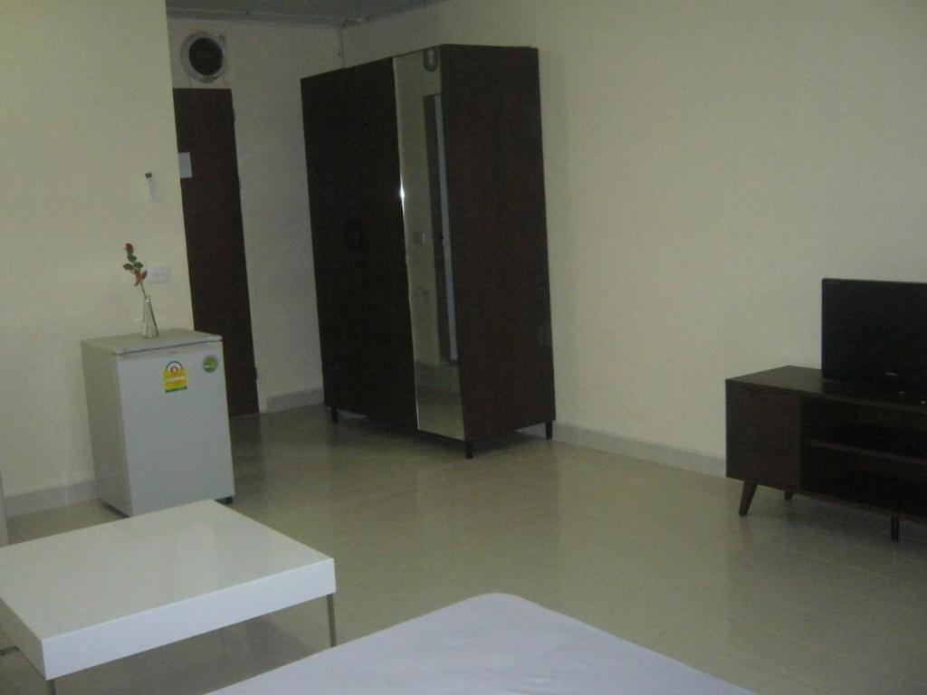 Паккрет: Room in Guest Room - Chan Kim Don Mueang Guest House Triple Room