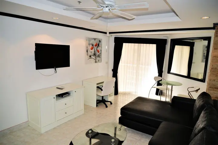 Паттайя: Room in Condo - Stylish 1 bed Apartment at Jomtien Beach Condominium
