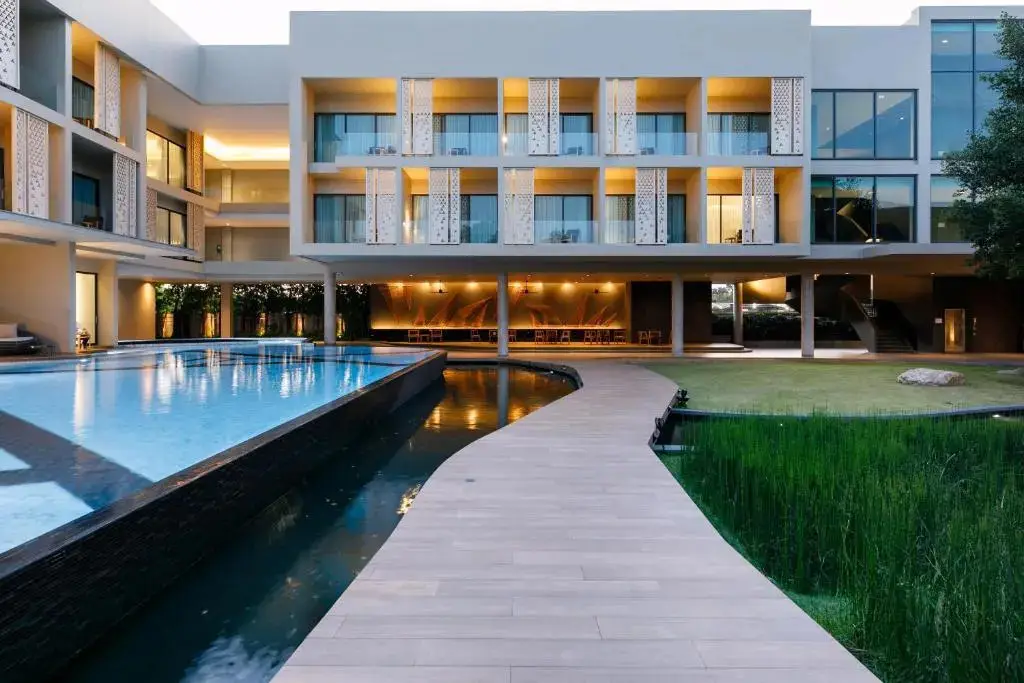 The Signature Hotel Airport — фото 1