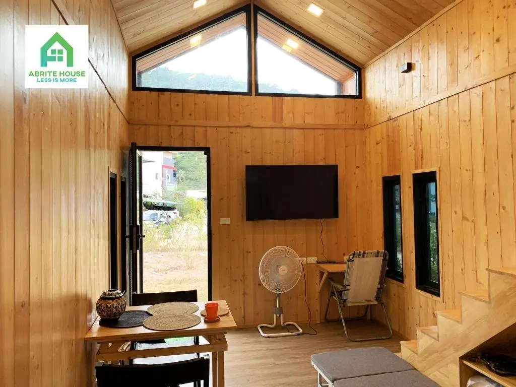 Ланта: Tiny House on Koh Lanta Only 2 Minutes Walk to the Beach