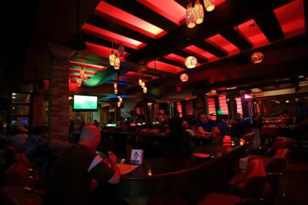 Паттайя: P.72 Hotel & Bar