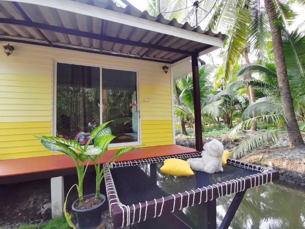 Дамноен Садуак: Bankunlayahomestay
