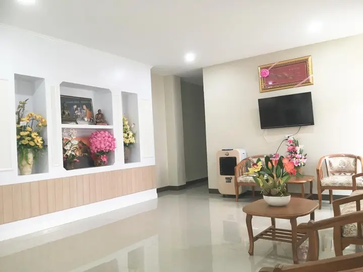 Рои Эт: Boonbundal hotel