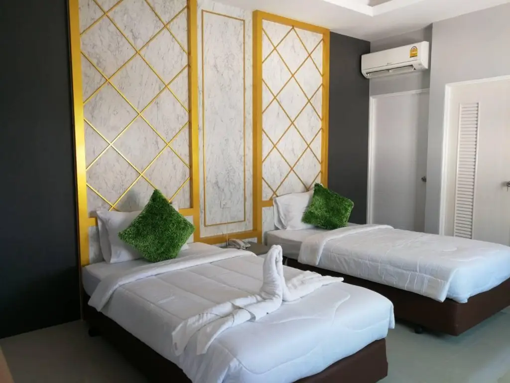 Рои Эт: The Nine Hotel Roi-et