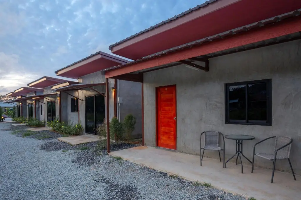 Тхаланг: Malinee House