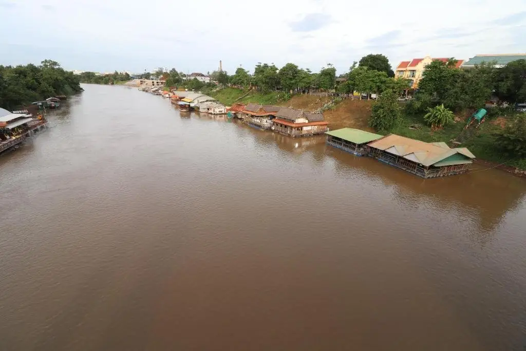 Пхитсанулок: Little Jasmine by the River