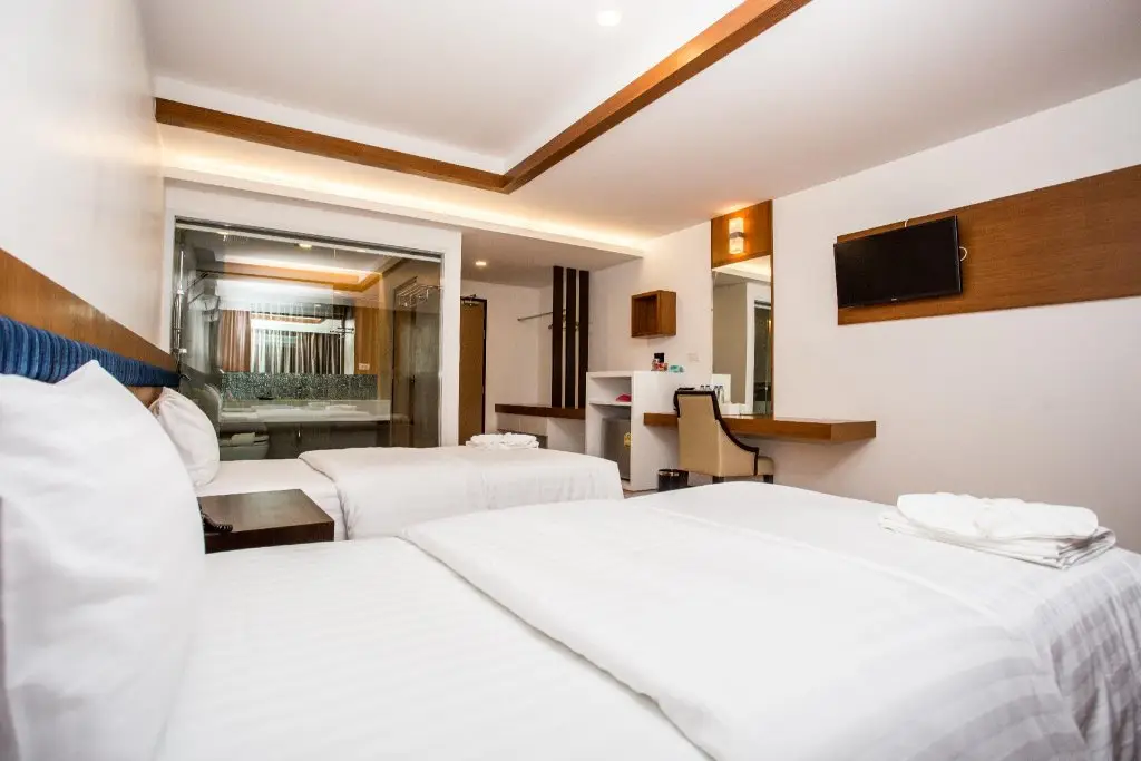 Нахон Фаном: Blu Hotel