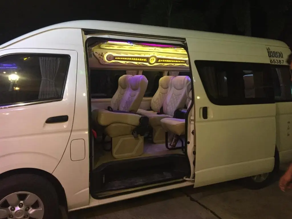 Пхун Пхин: You In House URT Surathani Airport