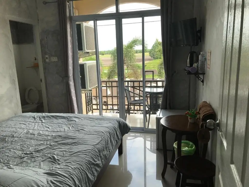 Пхун Пхин: You In House URT Surathani Airport