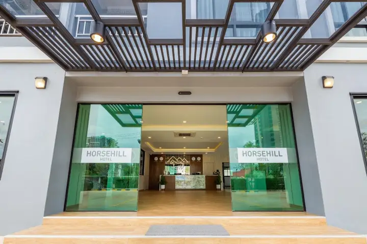 Сирача: Horsehill Hotel Sriracha