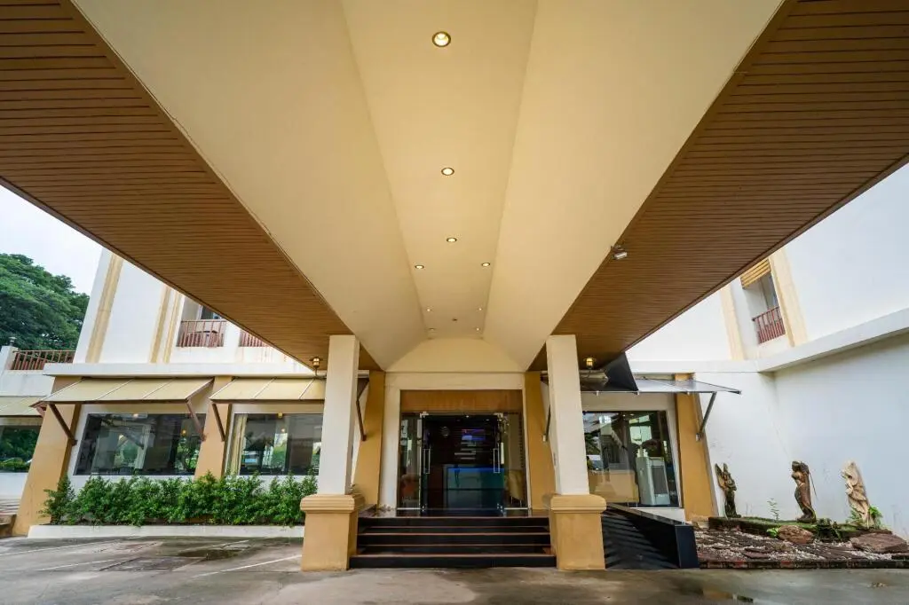 Кхонкэн: Sirin Hotel & Resident (SHA Extra Plus)