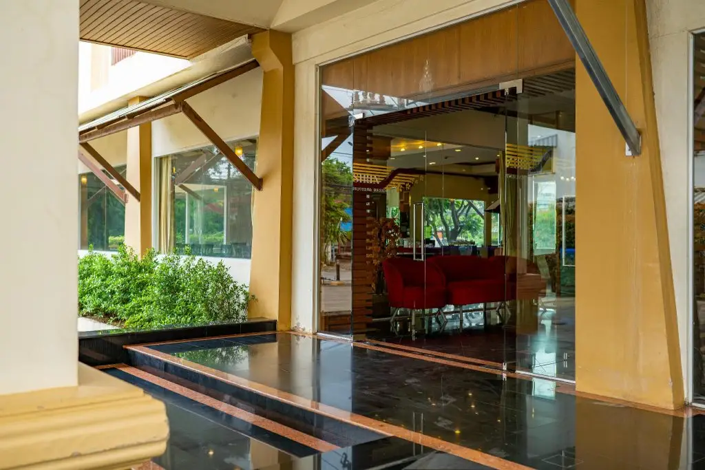 Sirin Hotel & Resident (SHA Extra Plus) — фото 1